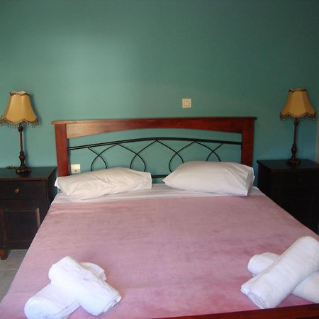 Kafiona Guesthouse Pyrgos Dirou Luaran gambar