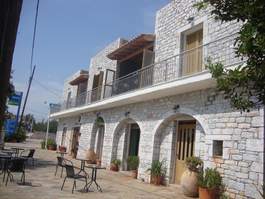 Kafiona Guesthouse Pyrgos Dirou Luaran gambar