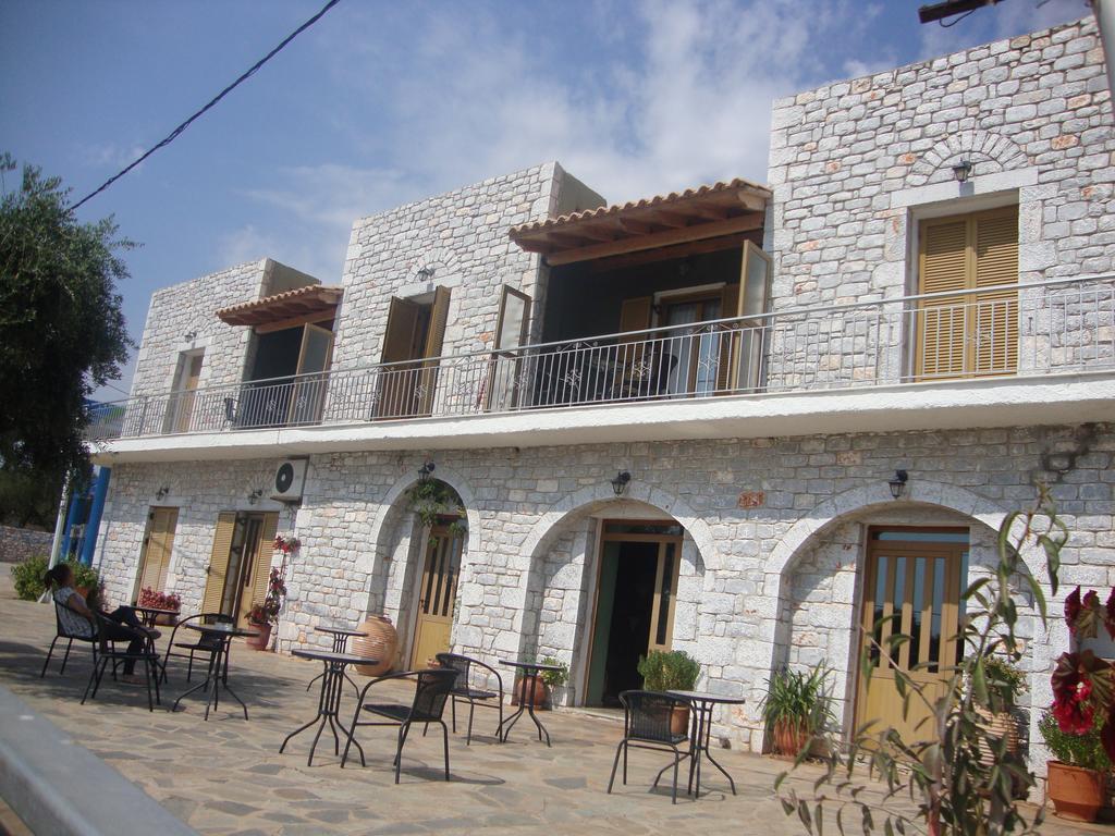 Kafiona Guesthouse Pyrgos Dirou Luaran gambar