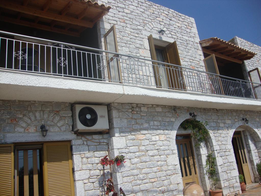 Kafiona Guesthouse Pyrgos Dirou Luaran gambar