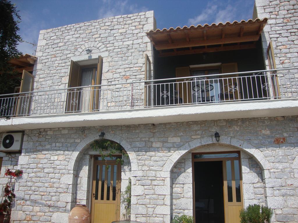 Kafiona Guesthouse Pyrgos Dirou Luaran gambar