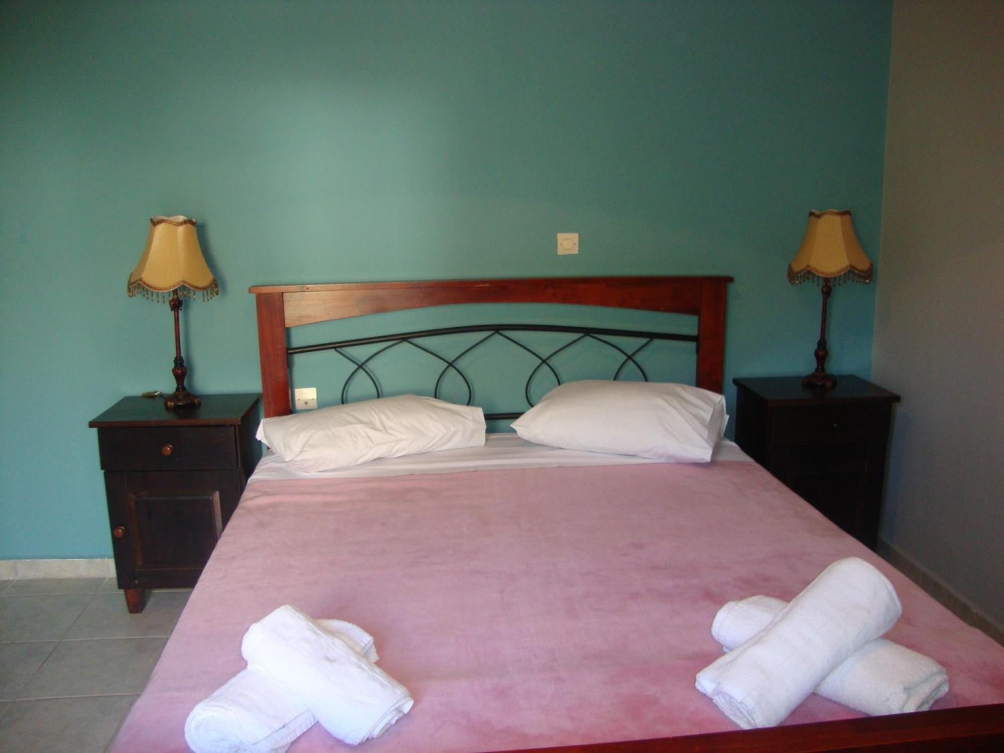 Kafiona Guesthouse Pyrgos Dirou Luaran gambar