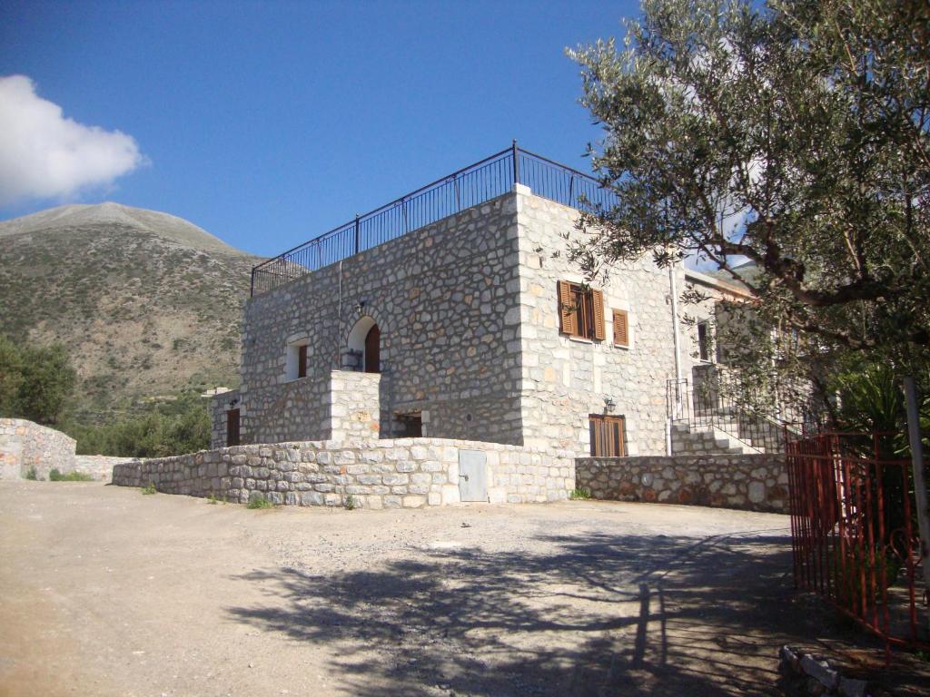Kafiona Guesthouse Pyrgos Dirou Luaran gambar